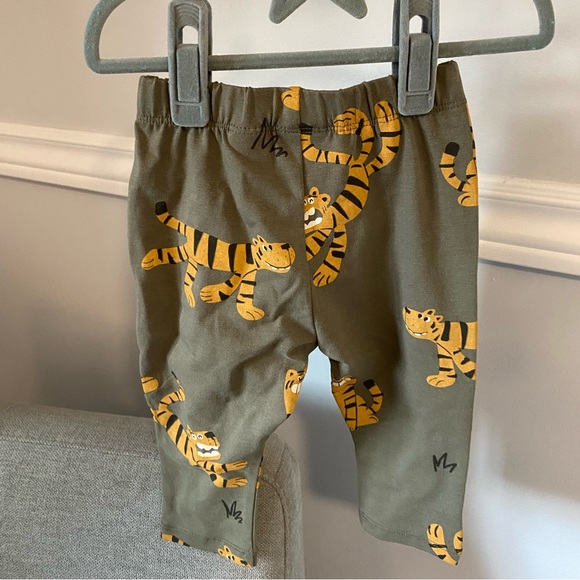 ZARA TIGER GRAPHIC BABY LEGGINGS - Picture 9 of 9